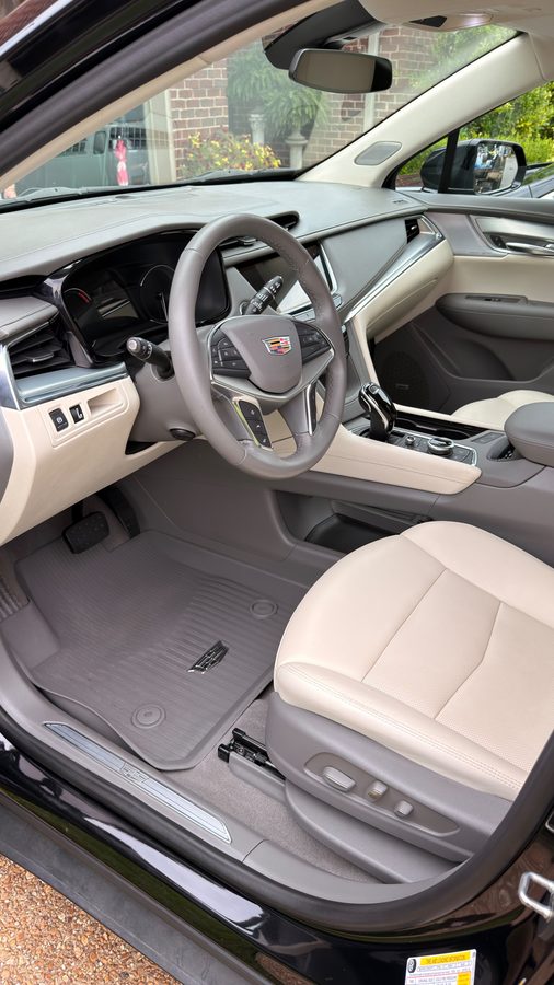 Cadillac XT5 front interior after an interior detail
