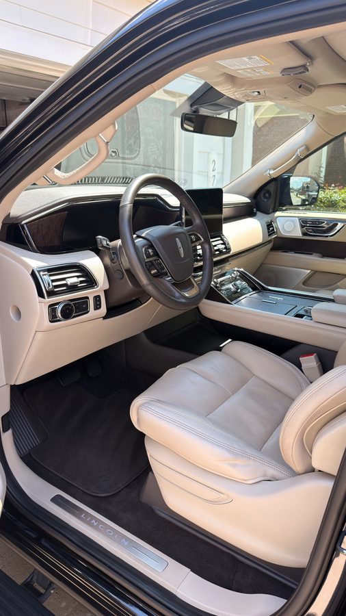 Lincoln Navigator front interior after an interior detail